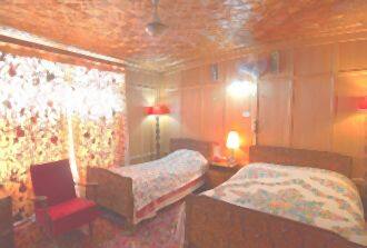 Floating Heaven Houseboat, Srinagar 3